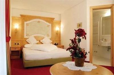 фото отеля Alpin Royal Wellness & Resort Hotel Ahrntal