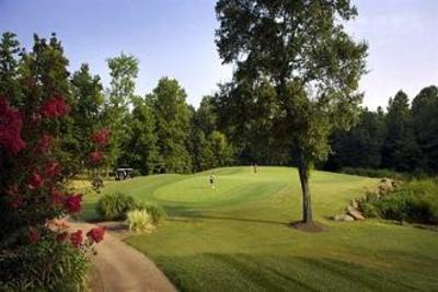 фото отеля Embassy Suites Charlotte - Concord / Golf Resort & Spa