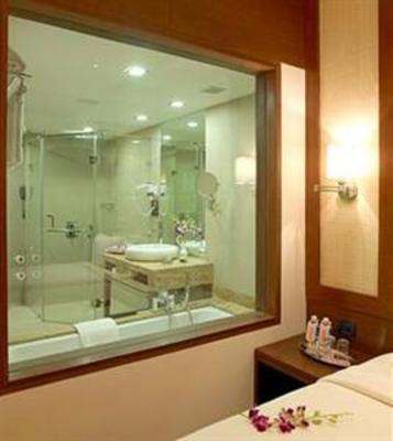 фото отеля Royal Orchid Resort Bangalore
