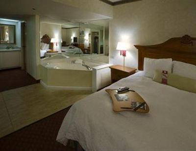 фото отеля Hampton Inn Charlotte Matthews