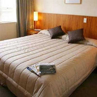 фото отеля Poplars Apartment Christchurch