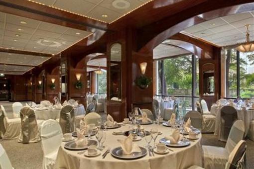 фото отеля Hilton Palacio del Rio