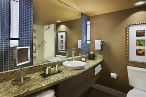 фото отеля Hilton Palacio del Rio