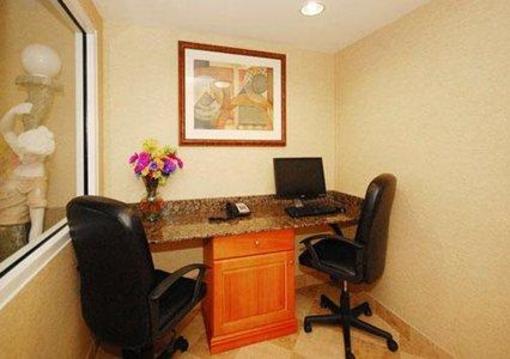 фото отеля MainStay Suites Knoxville