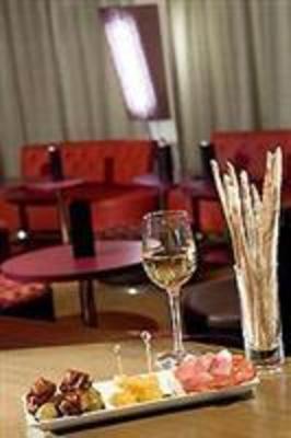 фото отеля Pullman Versailles Chateau Hotel