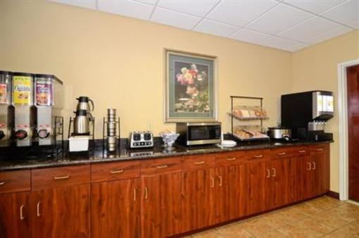 фото отеля BEST WESTERN Lawrenceburg Inn