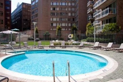 фото отеля Marriott Execustay The Flats at Dupont Circle