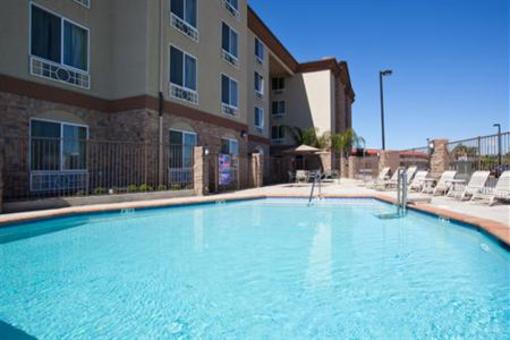 фото отеля Holiday Inn Express Hotel & Suites Fresno South