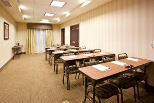 фото отеля Holiday Inn Express Hotel & Suites Fresno South