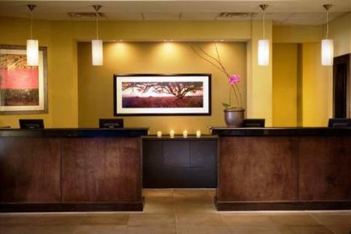 фото отеля Crowne Plaza Airport