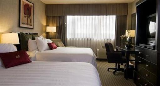 фото отеля Crowne Plaza Airport