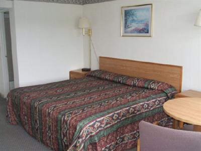 фото отеля Red Carpet Inn Phelps