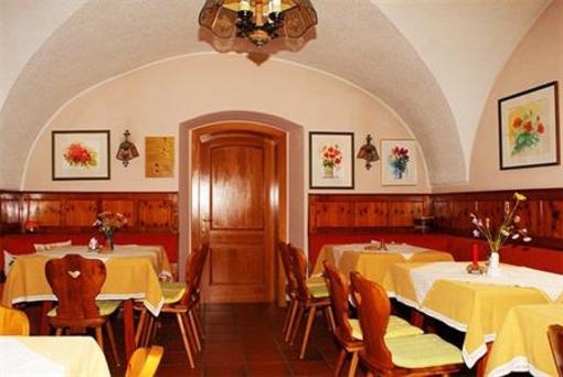 фото отеля Schlosswirt Gasthof Pension Ossiach