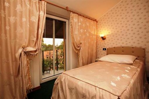 фото отеля Pension Dinu Residence