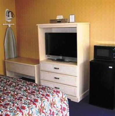 фото отеля Travelers Inn Lawndale