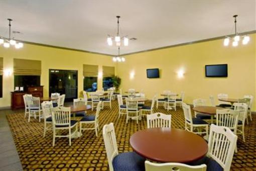 фото отеля Holiday Inn Express Santa Nella
