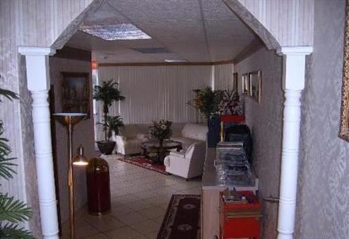 фото отеля Red Carpet Inn Elmwood Park