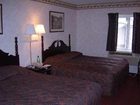 фото отеля Red Carpet Inn Elmwood Park