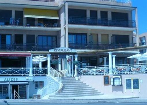 фото отеля Hotel Les Alizes Cavalaire-sur-Mer