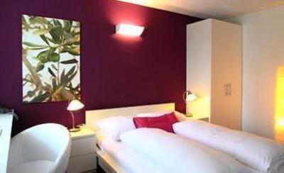 фото отеля College Garden Hotel Bad Voslau