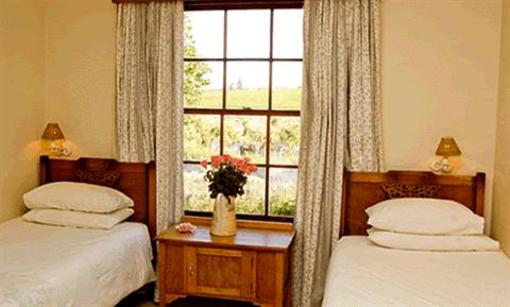 фото отеля Aan-den-weg Bed & Breakfast Stellenbosch