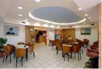 фото отеля Triton Hotel
