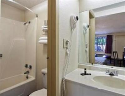 фото отеля Travelodge Bridgeport Clarksburg