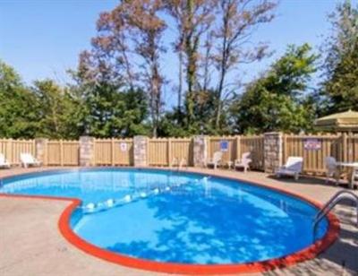 фото отеля Travelodge Bridgeport Clarksburg