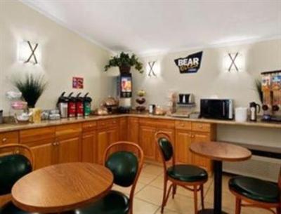 фото отеля Travelodge Bridgeport Clarksburg