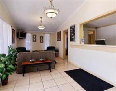 фото отеля Travelodge Bridgeport Clarksburg