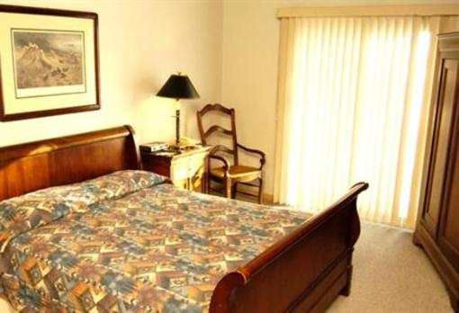 фото отеля Knights Inn Lodge Resort Forest City
