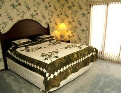фото отеля Knights Inn Lodge Resort Forest City
