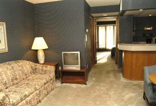 фото отеля Knights Inn Lodge Resort Forest City