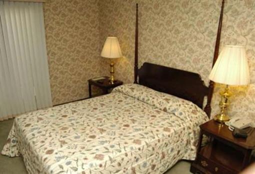 фото отеля Knights Inn Lodge Resort Forest City