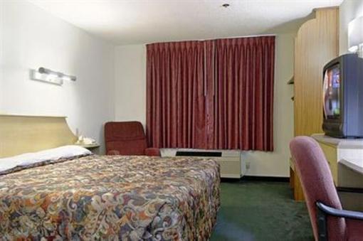 фото отеля Econo Lodge Lavale