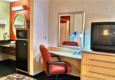 фото отеля Econo Lodge Lavale