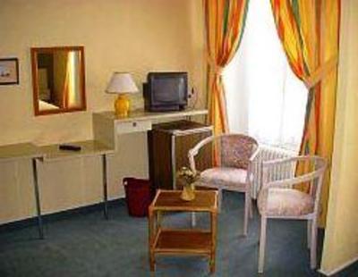 фото отеля Hotel Jeanne D'Arc Bourbonne Les Bains