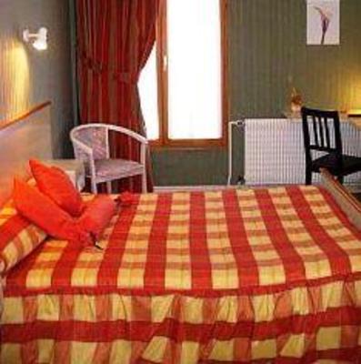 фото отеля Hotel Jeanne D'Arc Bourbonne Les Bains