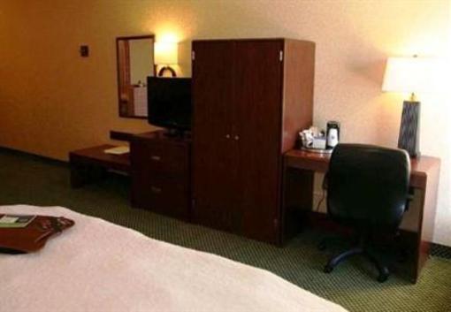 фото отеля Hampton Inn Sandusky Milan
