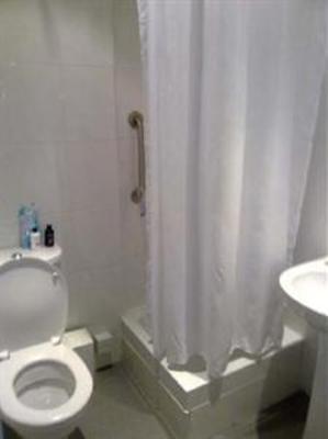 фото отеля Travelodge Shandwick Place Edinburgh