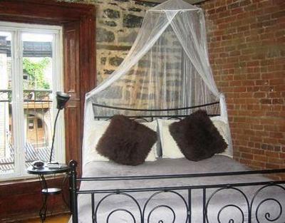 фото отеля Le Jazz St. Denis Hostel Montreal