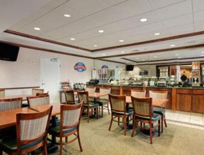 фото отеля Baymont Inn & Suites Grand Rapids SW Byron Center