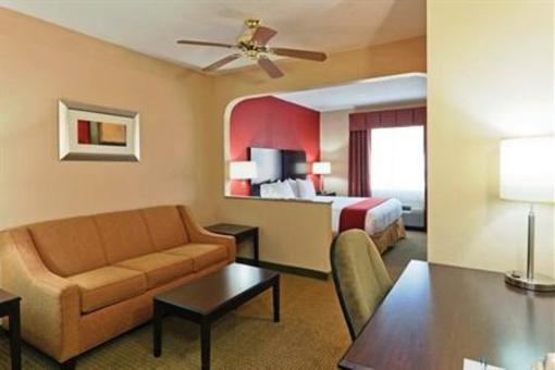 фото отеля Holiday Inn Express Hotel & Suites Oxford (Mississippi)