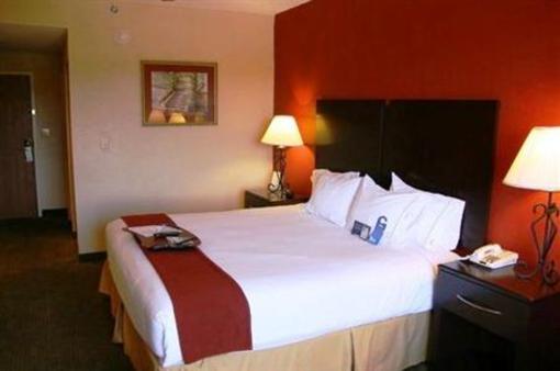 фото отеля Holiday Inn Express Hotel & Suites Oxford (Mississippi)