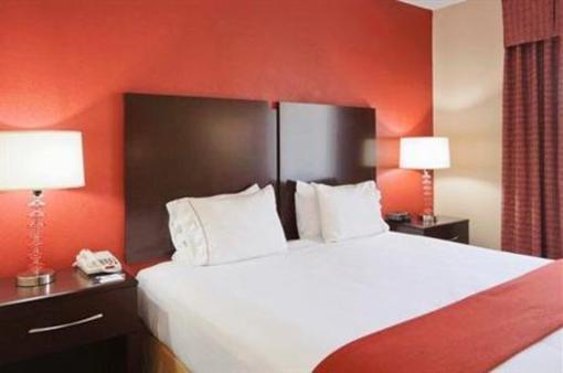фото отеля Holiday Inn Express Hotel & Suites Oxford (Mississippi)
