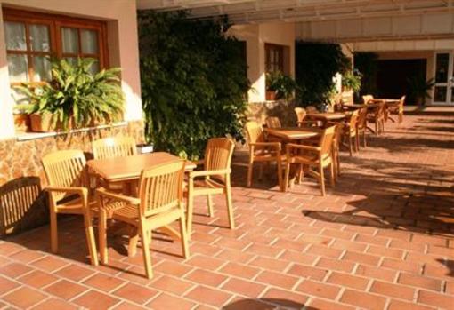 фото отеля Hotel El Pilar La Carlota