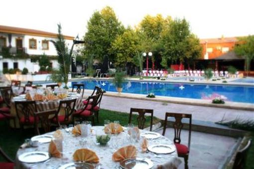 фото отеля Hotel El Pilar La Carlota
