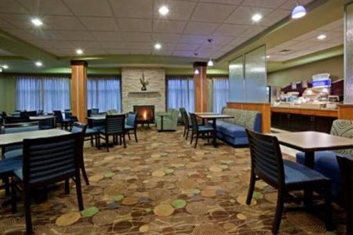 фото отеля Holiday Inn Express Hotel & Suites Madison-Verona