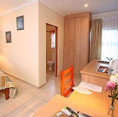 фото отеля Chamonix Guest Lodge Kempton Park