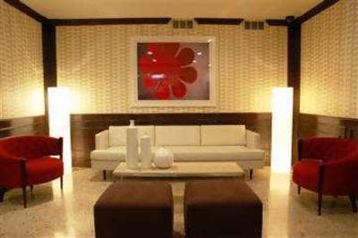 фото отеля Custom Hotel